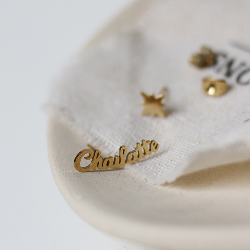 Chailatte French Pull Tea Letters English Handwritten Asymmetrical Small Star Earrings 
