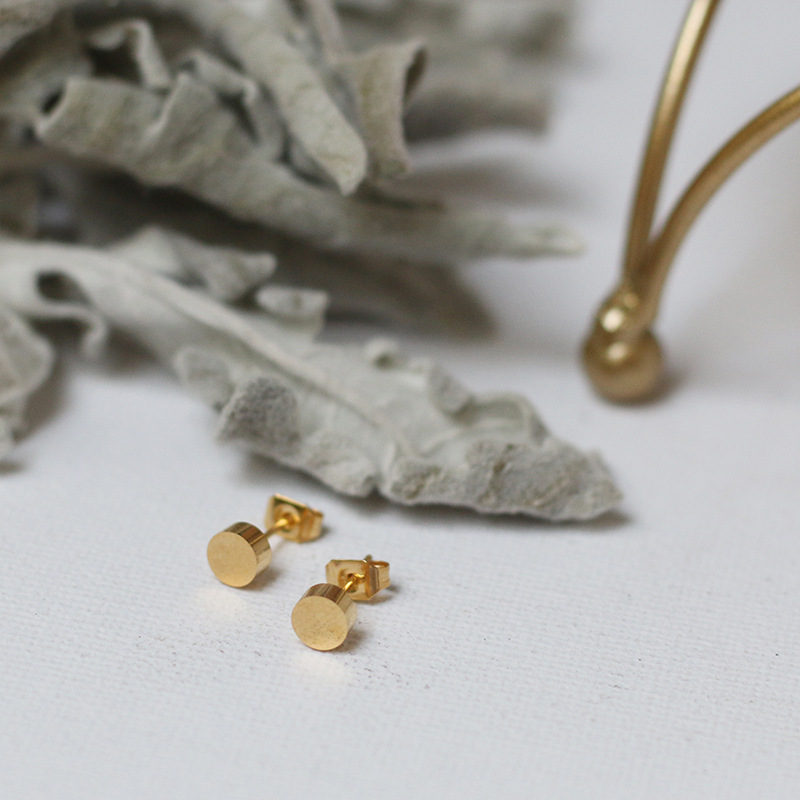 Chic Minimalist Geometric Small Golden Bean Flat Round Earrings 