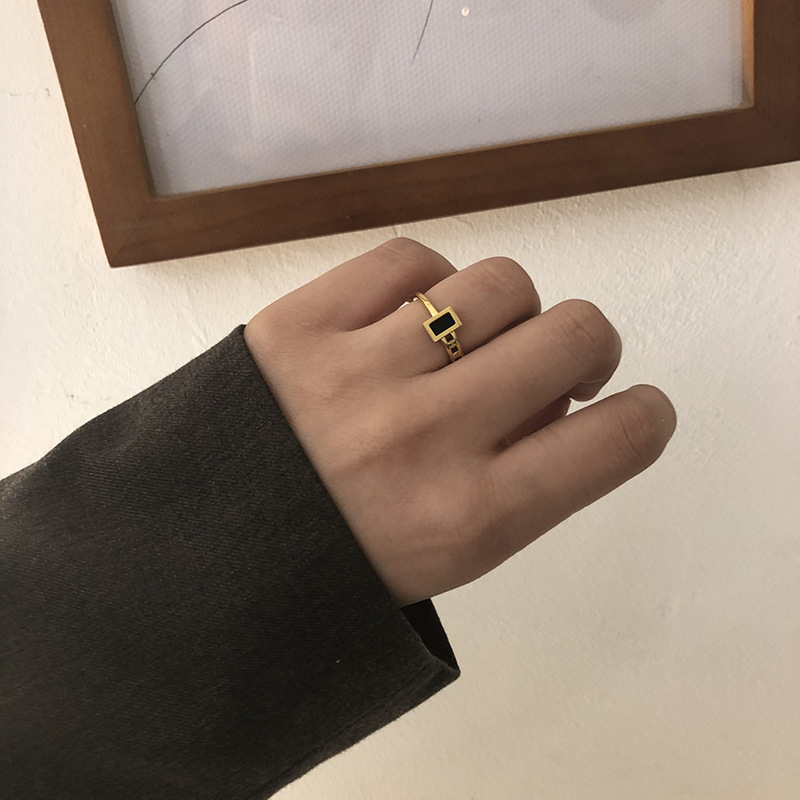 Small Black Square Chain Fashion Simple Ring  