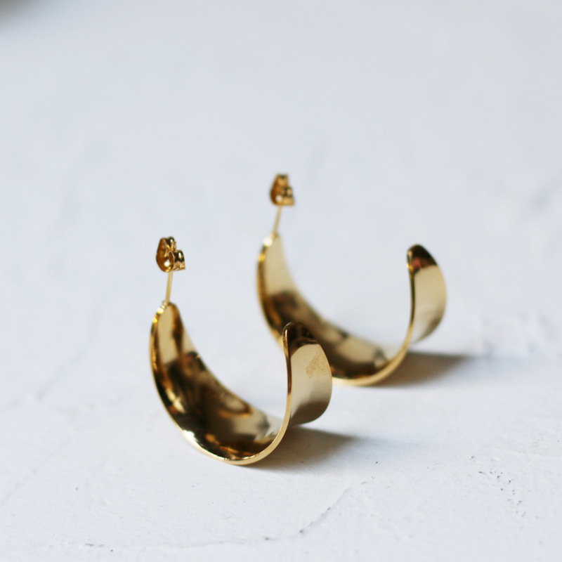 Concave Arc Earring 