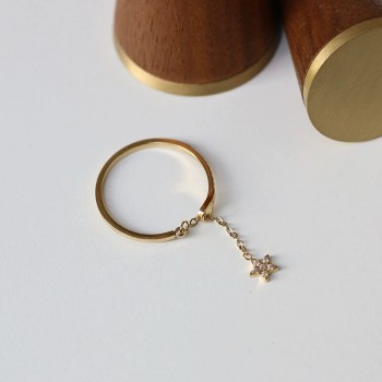 Small and Small Five-Pointed Star Ring With Tassels 