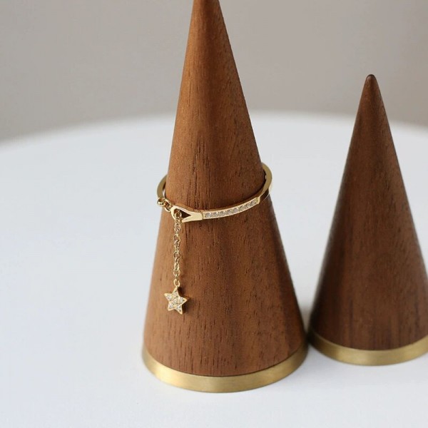 Small and Small Five-Pointed Star Ring With Tassels 