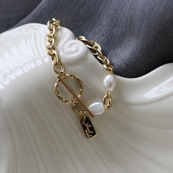 Freshwater Pearl Letter Brand Twist OT Buckle Thick Chain Bracelet