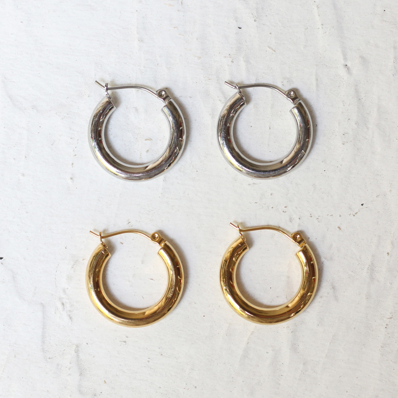 Thick Line Smooth Simple Small Earrings 