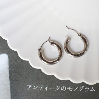 Thick Line Smooth Simple Small Earrings