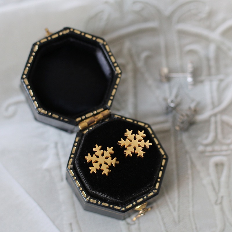 Edelweiss Ice Snowflake Earrings 