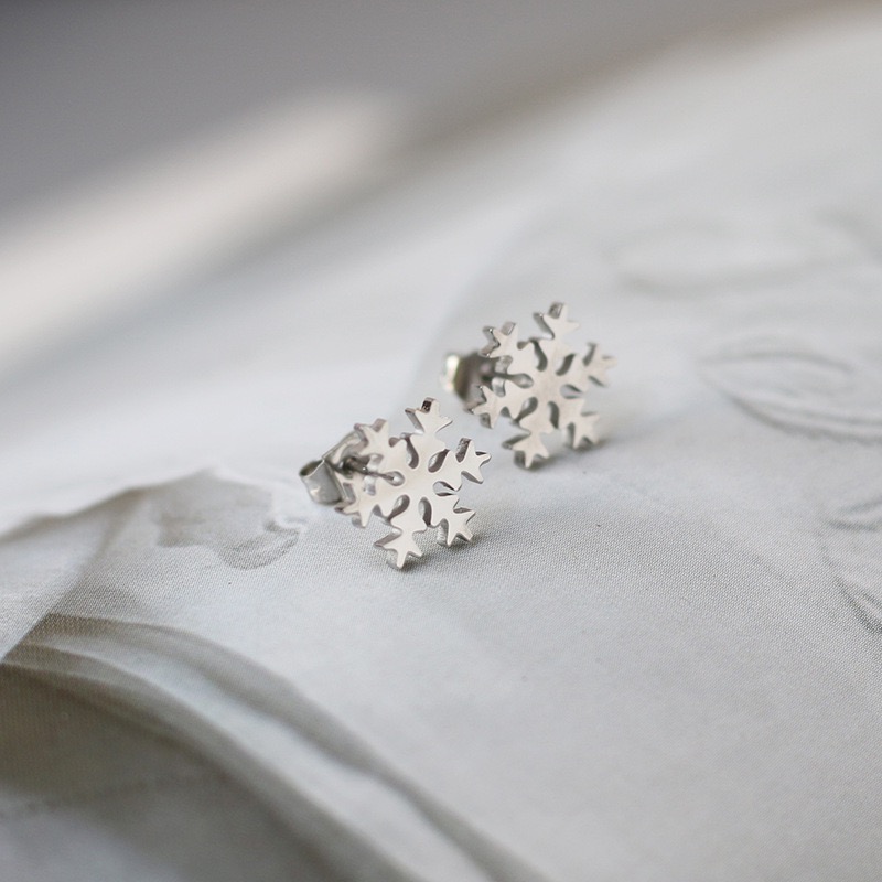 Edelweiss Ice Snowflake Earrings 