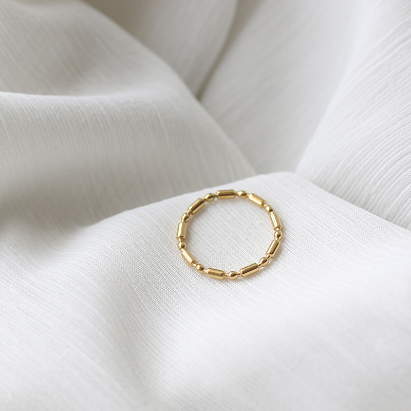 Simple Pearl Small Versatile Ring 