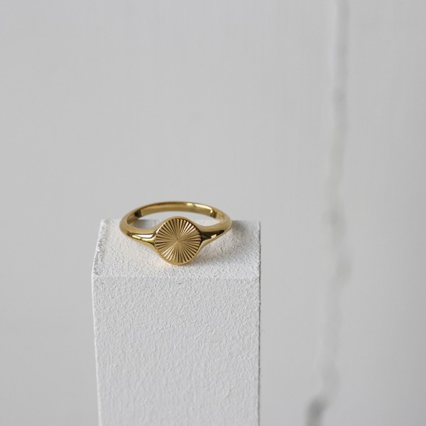 Ethnic Style European and American Niche Radioactive Ring Wild Fashion Batch of Flowers