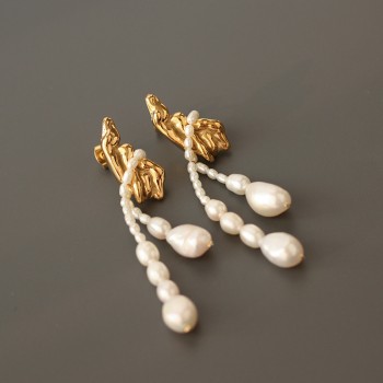 Single price drop wax irregular freshwater pearl tassel retro stud earrings 