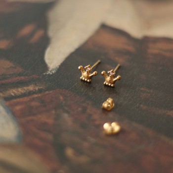 Mini petite princess small crown stud earrings 