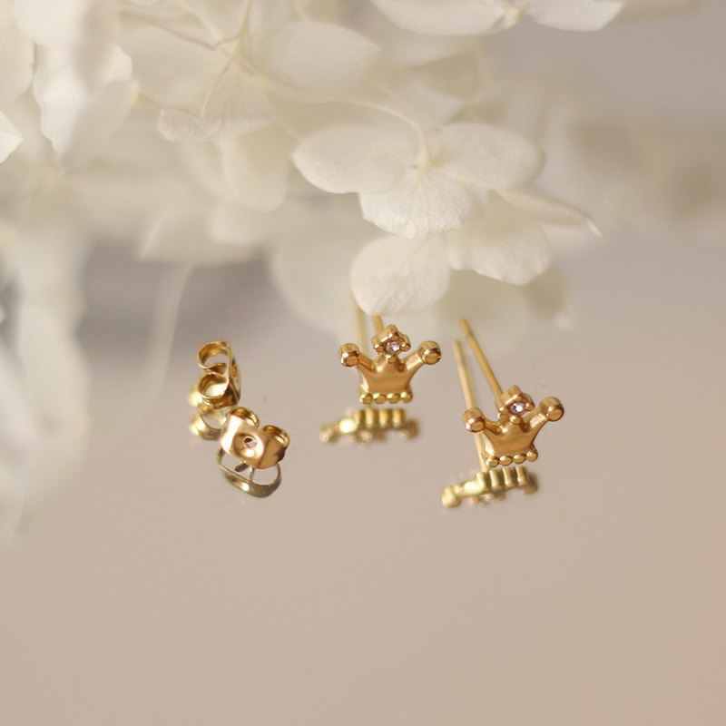 Mini petite princess small crown stud earrings  