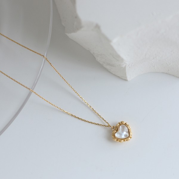 Shell Love Epoxy Casting Peach Heart Retro Pattern Necklace Clavicle Chain 