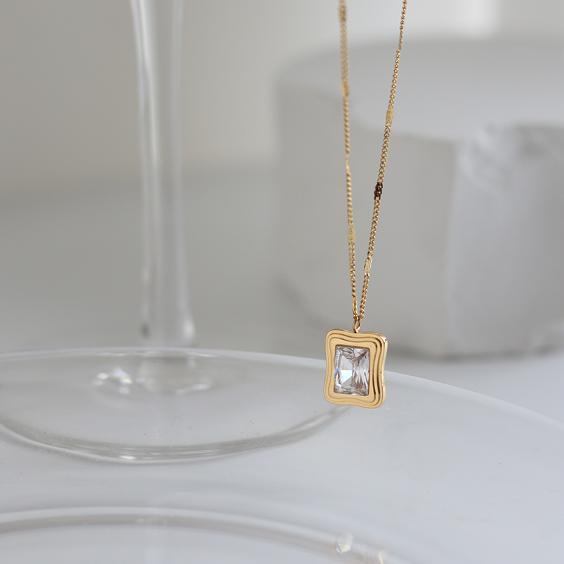 Cube High Diamond Rock Sugar Brick Stack Necklace Clavicle Chain  