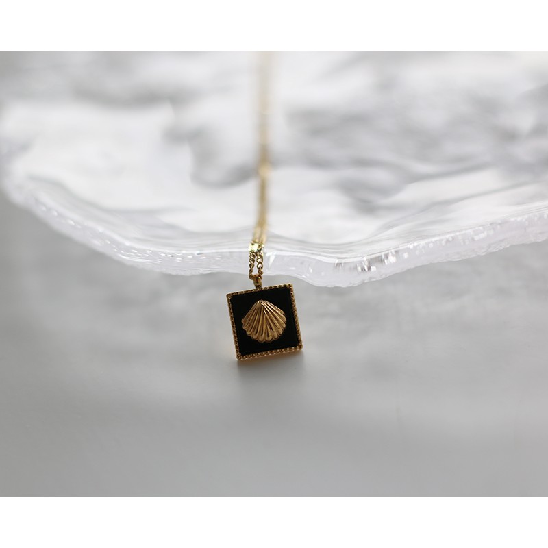 Acrylic Black Small Square Shell Ocean Wind Summer Necklace  