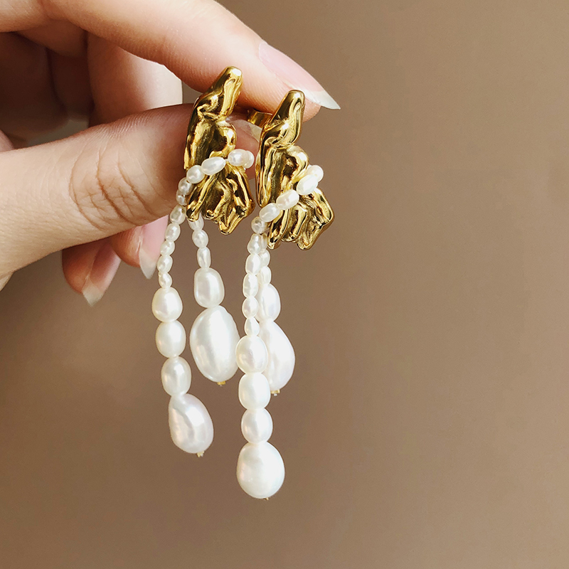 Single price drop wax irregular freshwater pearl tassel retro stud earrings 