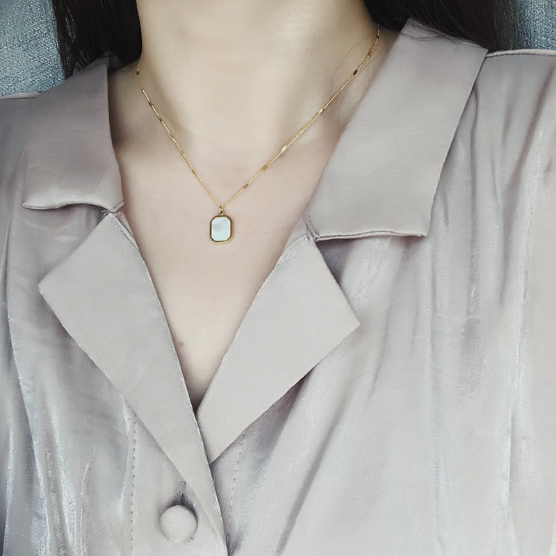 Shell White Mother-of-pearl Hexagonal Square Glitter Necklace 