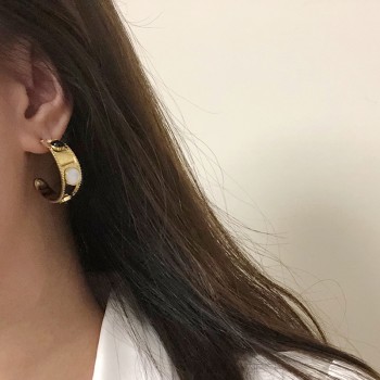Baroque White Mother-of-pearl Earrings Women's Gear Wide Earrings