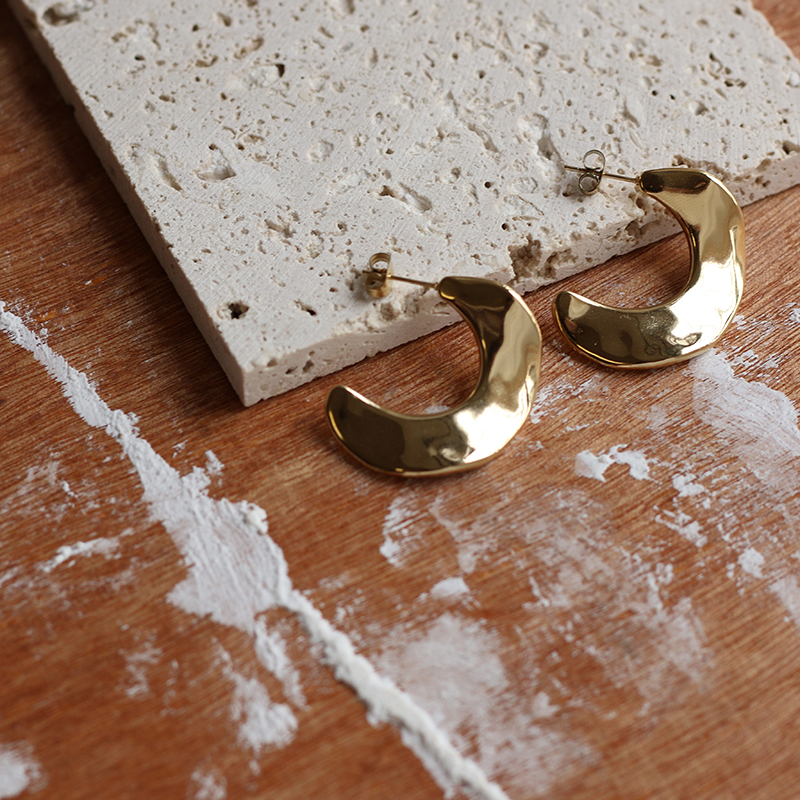 Horn Small Curved Piece Concave-convex Tin Foil Niche Designer Earrings French Elegant Earrings 
