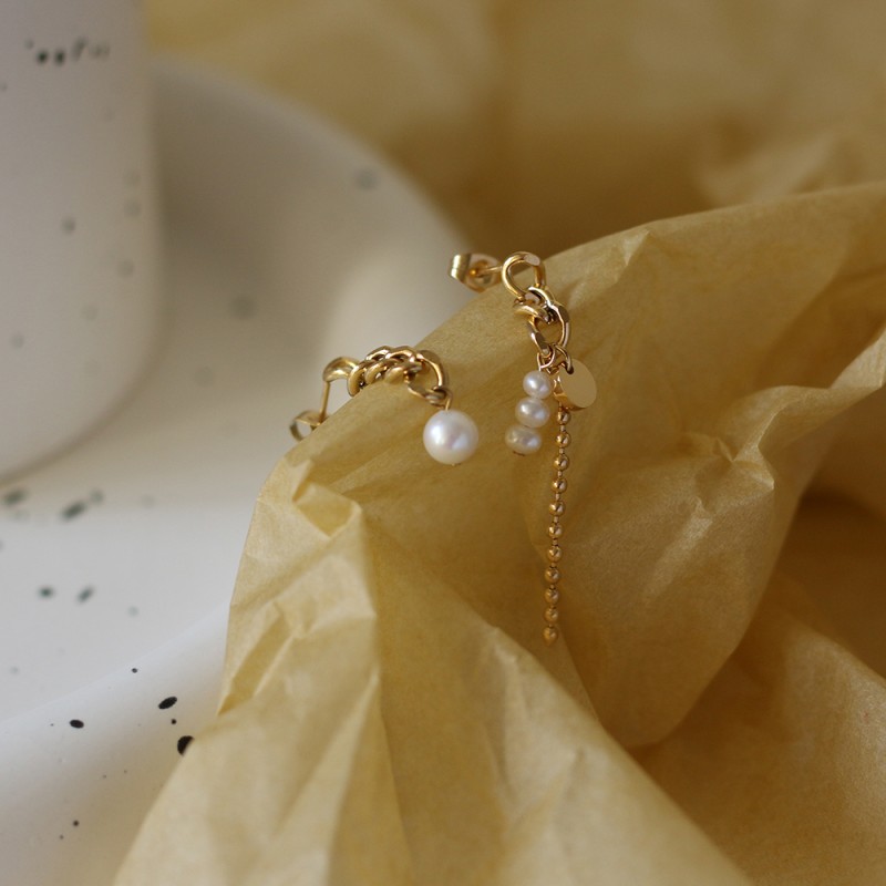 Asymmetric Hand Tassel Pearl Earrings  