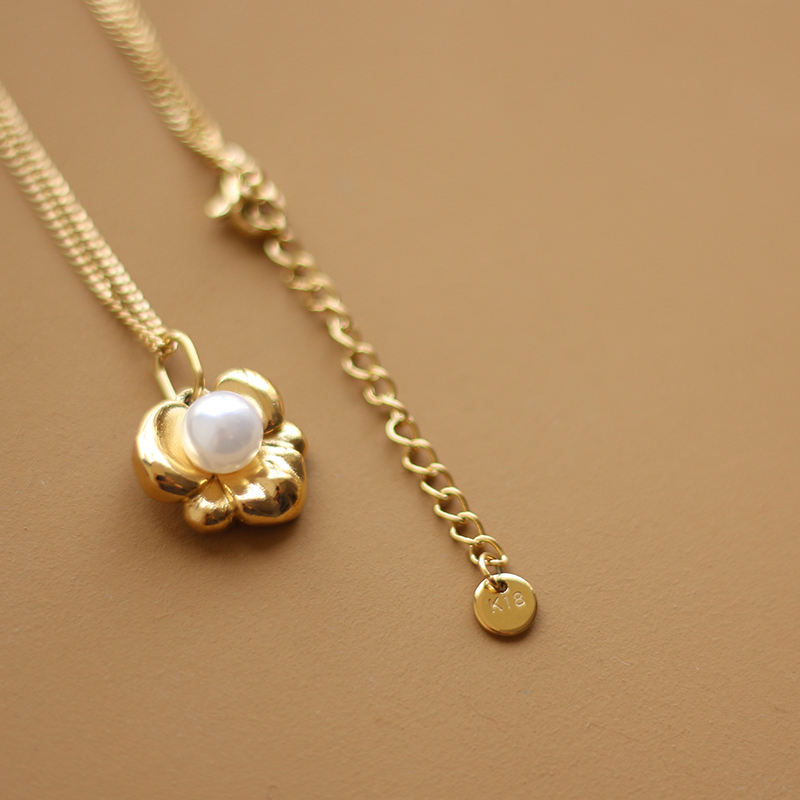 Pearl Puff Flower Three-dimensional Casting Necklace  