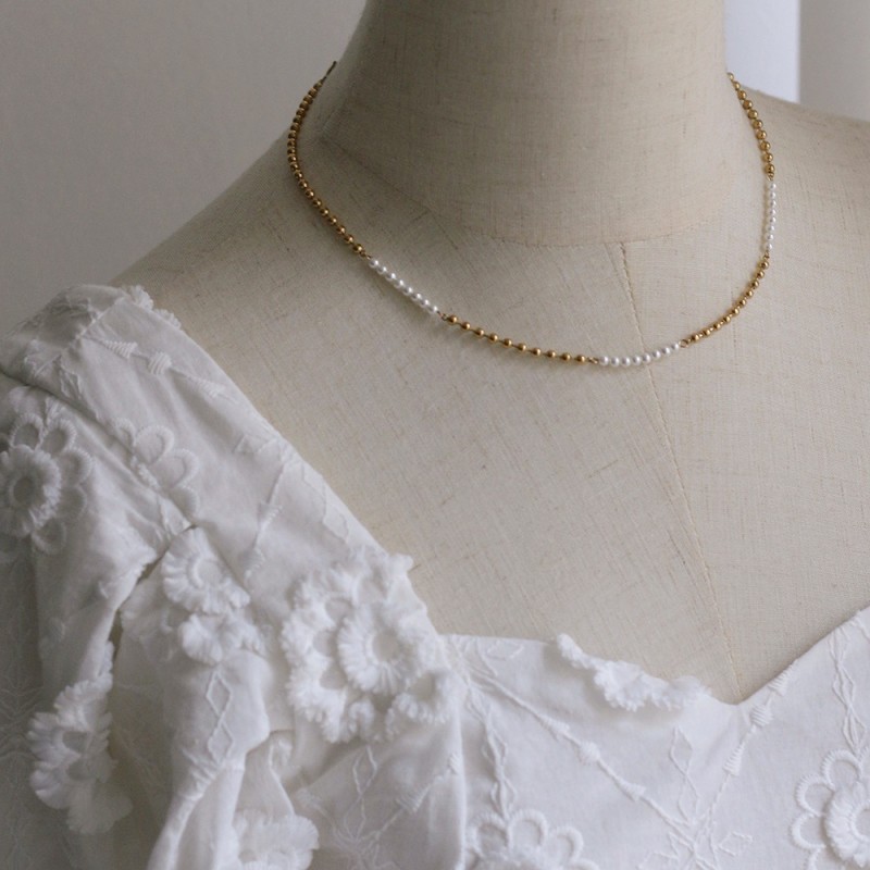 Pearl Necklace With Pearl Stitching 