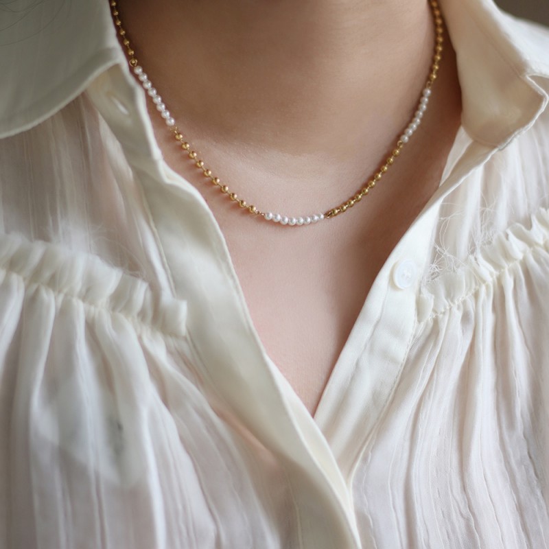 Pearl Necklace With Pearl Stitching 