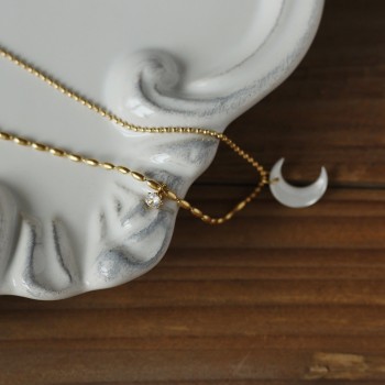 Natural White Shell mother-of-pearl Moon Claw Diamond Crescent Stitching Bead Necklace