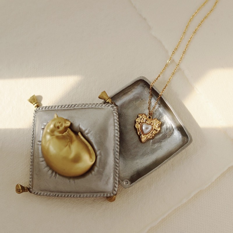 Irregular Pearl Heart Peach Heart Sweater Chain 