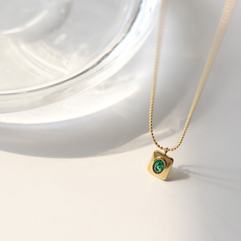 Green Diamond Square Necklace Round Bead Clavicle Chain  