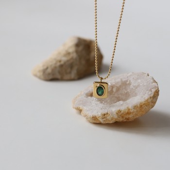 Green Diamond Square Necklace Round Bead Clavicle Chain  