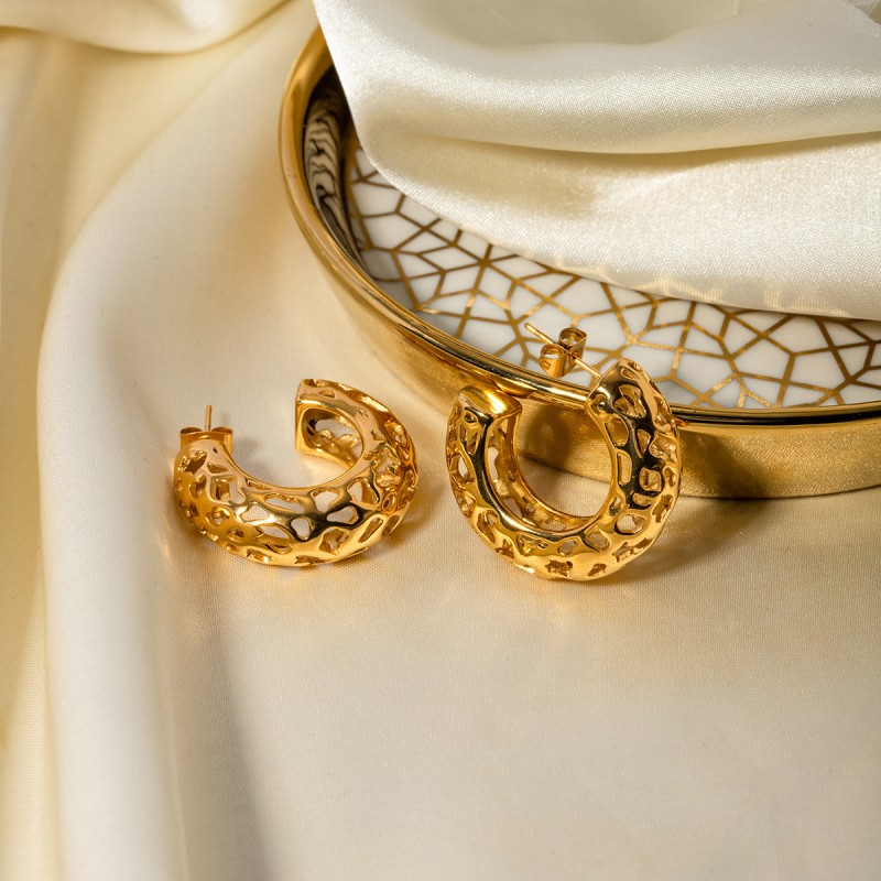 Stainless steel large c-shaped earrings 