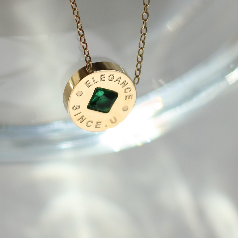English Round Diamond Emerald Green Letter Elegant Copper Coin Green Diamond Necklace Clavicle Chain  