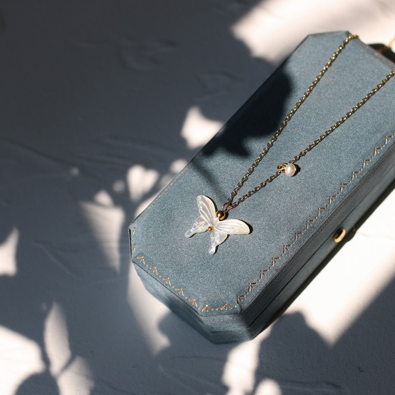 Beautiful Girl Freshwater Pearl Vibrato White Shell Mother-of-pearl Butterfly Necklace Clavicle Chain  