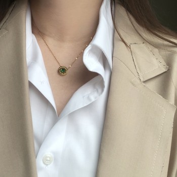 English Round Diamond Emerald Green Letter Elegant Copper Coin Green Diamond Necklace Clavicle Chain 